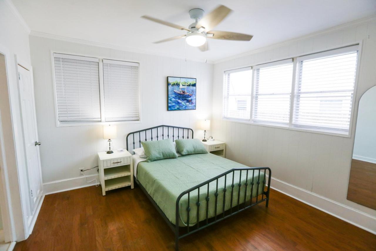 New Listing! Centrally Located Efficiency One Mile To The Beach! Jacksonville Beach Exterior photo